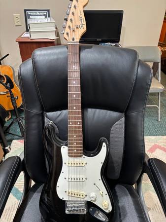 Mini fender squire strat 1
