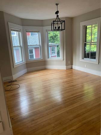$2150.00 / 2br - 1100ft2 - Charming First Floor 2 Bed, 1 Bath Apartment in Hudson, NH - $2150/mo63931520679426122