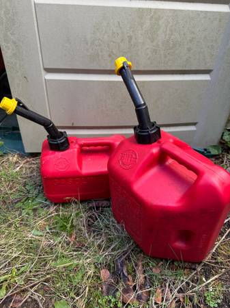 Gas cans 1