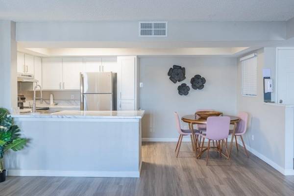 $1,499 / 1br - 702ft2 - On-Site Maintenance, Lake Views, Hiking and Biking Trails, Pool (Broadmoor Area)63658213785219120