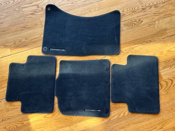 1918 Porsche Floor Mats 1