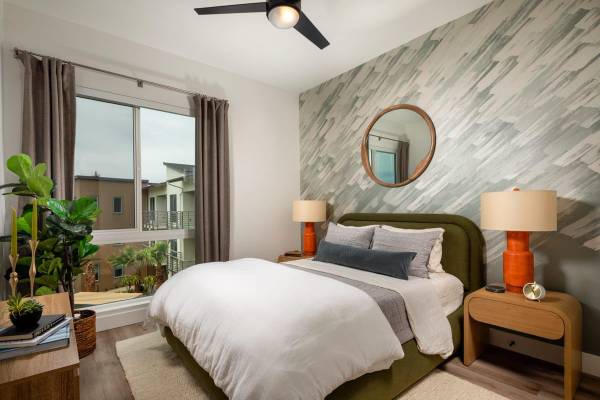 $4,055 / 1br - 738ft2 - Skydeck with TV and BBQs, Tiled showers and baths (Encinitas)63998606510723122