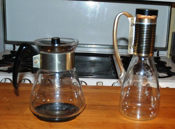 2 Vintage Pyrex Glass Atomic Starburst Coffee/Tea Carafe 1