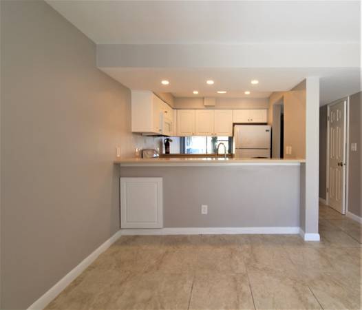 $1,775 / 2br - Two Story, 2/1.5 Townhouse in Sarasota! (Sarasota)63791129595267124