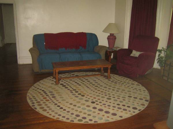 $1,100 Very Large Room w/ Private Bathroom in Huge Victorian Era Home (Poughkeepsie)64035737117441123