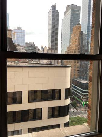 $2,400 / 3br - 110ft2 - 1 room in 3 Bed / 2 Bath in Herald Towers (Sublet) (Midtown)63912044174083121