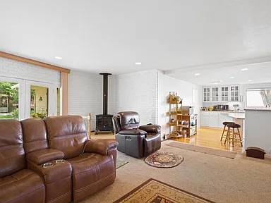 $562,000 / 3br - 2802ft2 - Welcome to This Stunning 2,802 sq. ft. Single-level Home (Grant Pass)64318775782531124