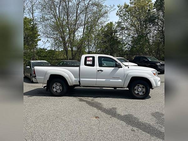 2011 Toyota Tacoma 4WD Access I4 SR5 - $9900.0063615514987139123