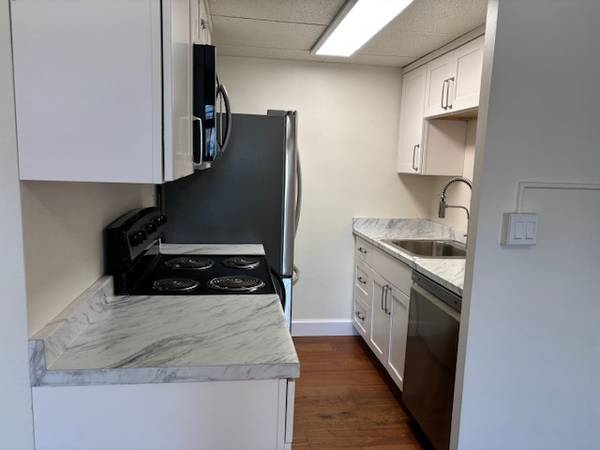$1,250 / 1br - 441ft2 - Updated Air Conditioned Apartment with Views, One Month FREE (Wenatchee)63690664230019124