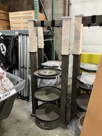 Metal decorative shelves 1