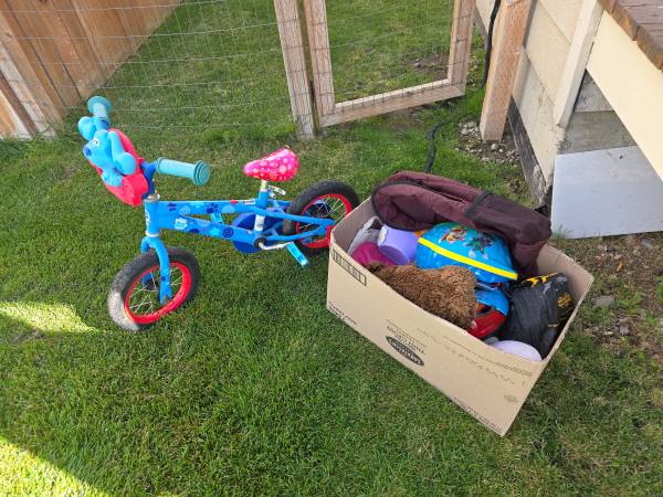 free toddler bike and toys 1