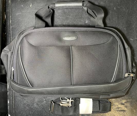 Samsonite Carry-On Equipaje Bolsa de una noche - $25 (Baldwin)63471464636675120