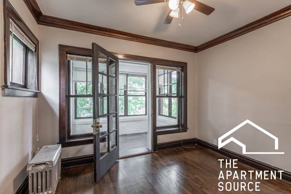 $2,200 / 2br - LARGE 2 bed 1 bath in Irving Park (Irving Park)63960014379267122