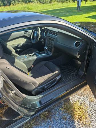 2011 mustang 3.7 - $2.900 (Siler City)63470077008001122
