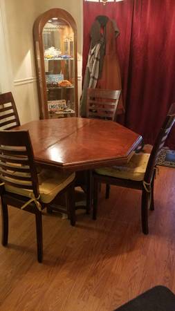 Dining Table, solid oak with four chairs 1