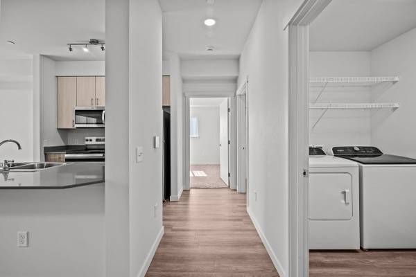 $1,600 / 1br - 824ft2 - ¡Aprovecha 2 MESES GRATIS y muda a la grandeza en Broadmoor! (Pasco)63803266718081123