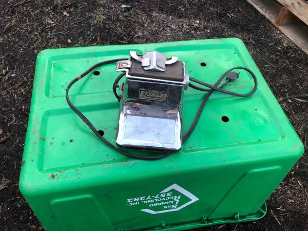 Vintage Syncro Electric Sharpener Model 400 1