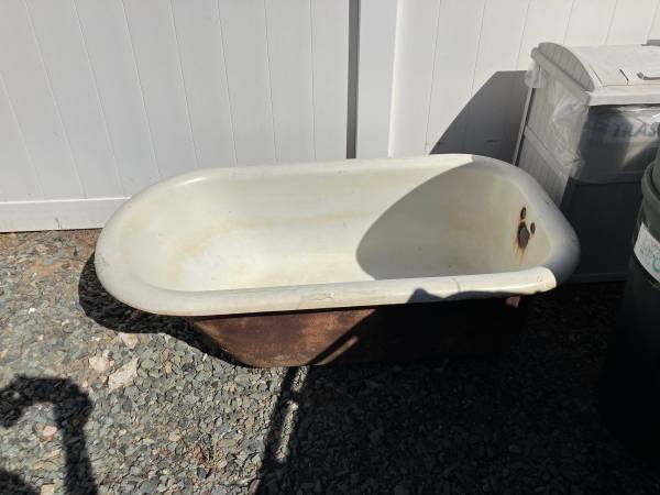 CAST IRON TUB 1