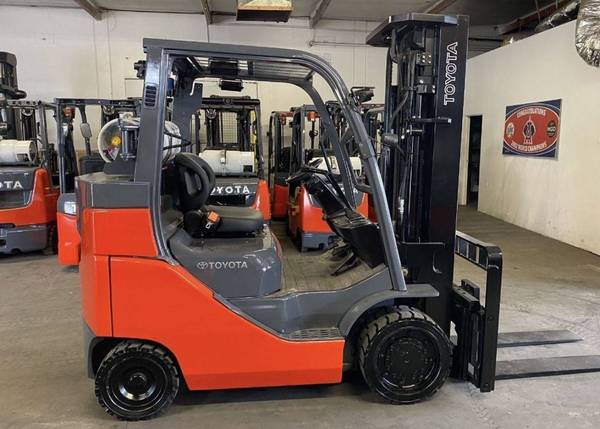 2019 Toyota 8FGC35U-BCS Forklift 1