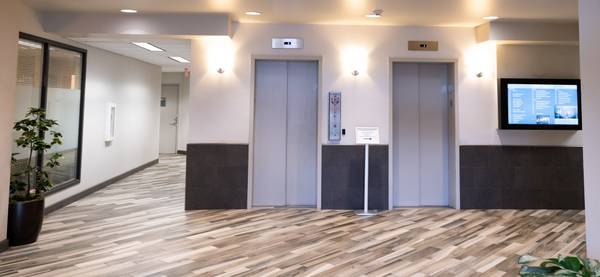 $2,048 / 1229ft2 - Excellent Mid Sized Office With Parking In Uptown Vancouver (Vancouver)63831752987393123