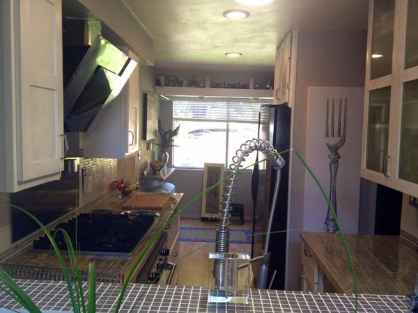$1,350 / 2br - 1400ft2 - Furnished 1 Bedroom in Oakmore House - Bay Views & Nature (oakland hills / mills)64030487113729122