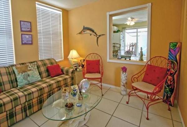 Cozy and charming 1