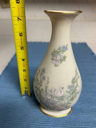 Lenox china vases 1
