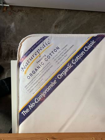 Oeuf Classic Crib + Naturepedic Organic Crib Mattress - $1 (Seattle)63471419001601123