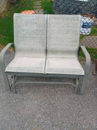 Outdoor bench swing 1