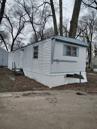Well-Priced  Mobile Home Available For Sale 1