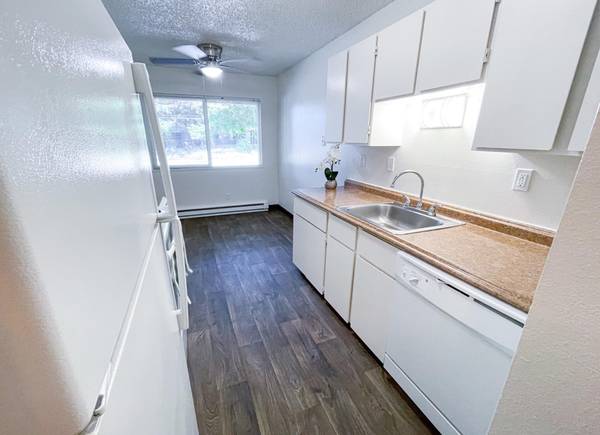 $1,365 / 2br - Espacio separado para comedor, área de juegos + MES GRATIS y $500 DE DESCUENTO - 2 habitaciones (Wilkes-East)63914740643203124