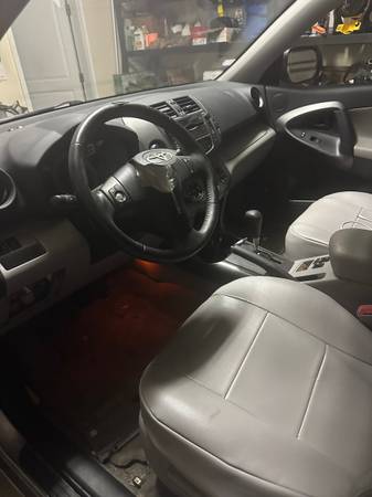 2010 Toyota Rav 4 - $3000 (Tampa)63443176712705123