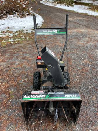 Snow Blower - Yard Machines by MTD/5 HP 22” 1