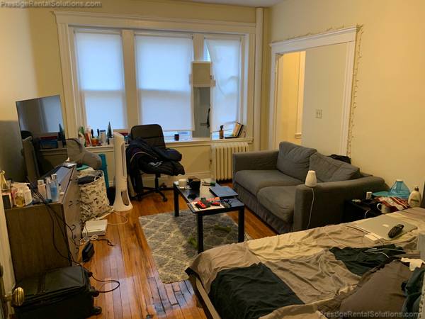 $1,995 Estudio moderno excelente - SIN COMISIÓN - Calefacción / Agua caliente incluidos - Lavandería - Cerca del tren - Se aceptan gatos (Allston)63996404921986120