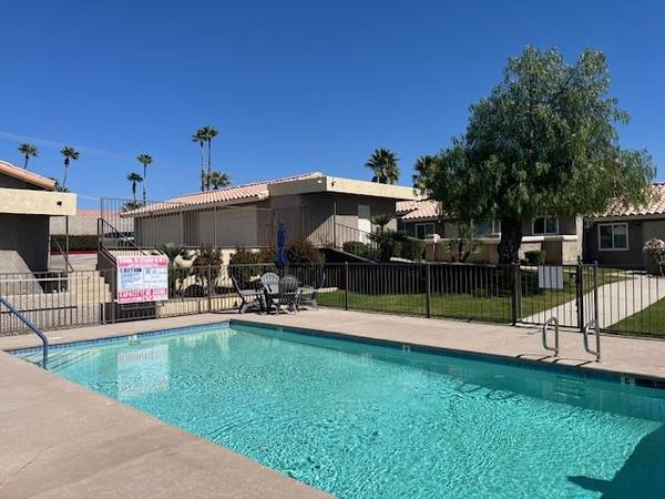 $2,095 / 2br - BERMUDA DUNES-REMODELADO 2 BR con W/D EN UNIDAD + GARAJE (Bermuda Dunes, Palm Desert, La Quinta, indio)63686209891969122