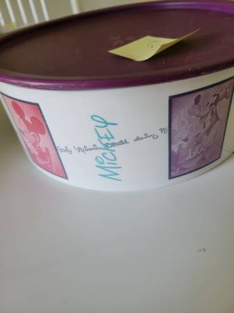 Vintage Disney Tupperware. 1