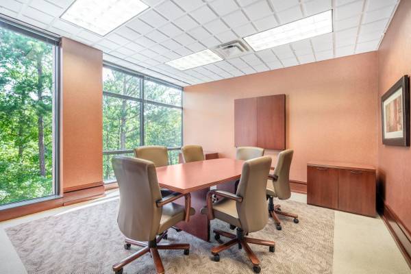 $129 Co-Working Space for Professionals - Affordable & Flexible Terms $129 (Glen Allen)64027112325505123