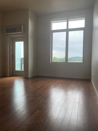 $1,883 / 1br - 698ft2 - Come Tour! This One Bedroom Is Perfect! Move In Special Too! (NE Portland, PDX, Grant Park, Hollywood)63820738836097120