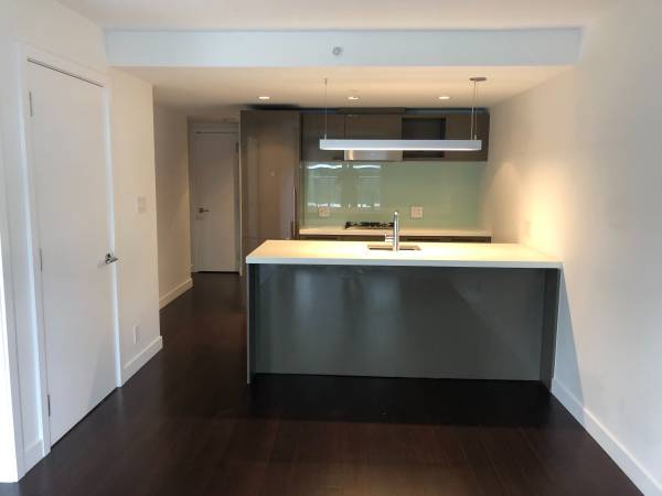 One (1) Bedroom + One (1) Bathroom + Flex @ Telus Garden (17th ) 1