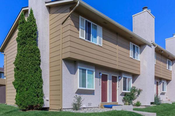 $1,399 / 2hab - 985ft2 - 2 HB 1.5 BA Townhome Disponible para Mudanza Inmediata (Colorado Springs)63686726972417121