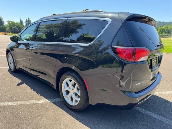 2017 Chrysler Pacifica Touring Plus Minivan - $133 (Est. payment OAC†)63470762456193122