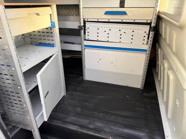 2014 Chevrolet Express 2500 - Photo 10