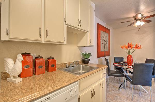 $2,400 / 2br - Spacious 2Bedroom 1Bath FOR RENT!!! AVAILABLE NOW! (fremont / union city / newark)63834322761859122