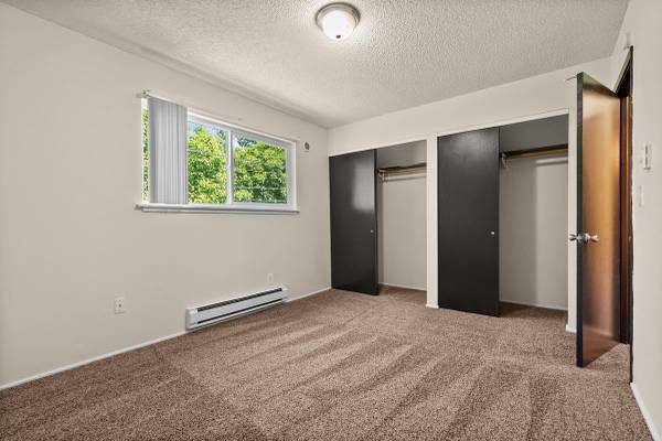 $1,350 / 1br - 608ft2 - Large 1 bedroom 1 bath! Your search is over! (301 T St SW)63786756092161124