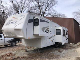 2010 Jayco Eagle Lite 31.5 RLDS 5th Wheel 1