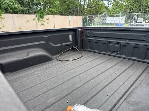 2021 Jeep Gladiator Sport - $26,995 (Oak Lawn, IL)63618919665921124