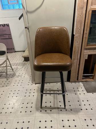 6 Leather Bar Stools 1