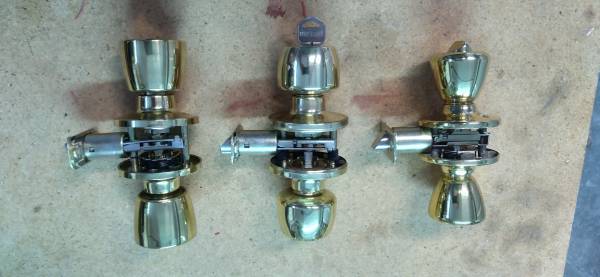 Door Knobs (Qty 4) 1