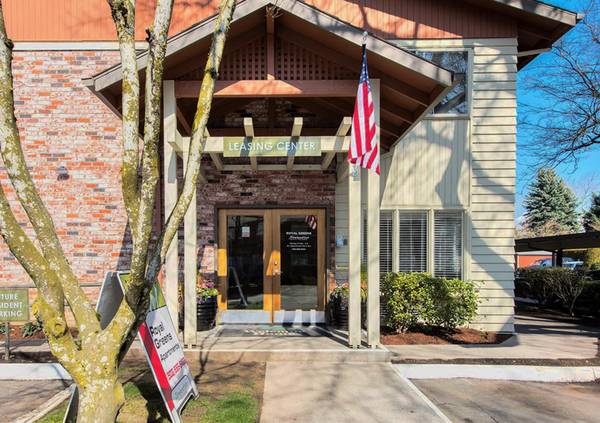 $1,650 / 2br - Armarios para Ropa de Cama, Piscina al Aire Libre, Explora las 10 acres del Parque Kane Road (Gresham)63842023602819121