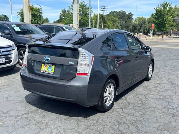 2010 Toyota Prius III - $6,99563619489700227121